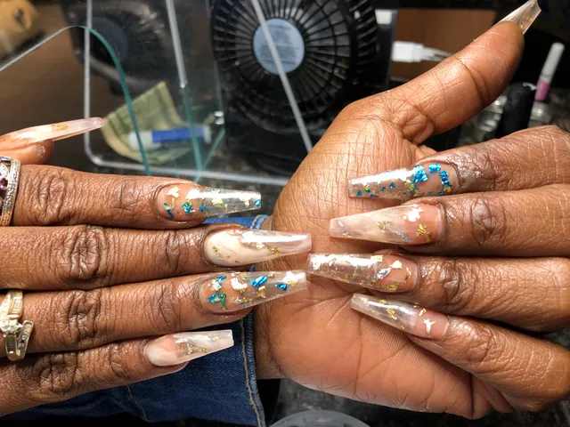 Bee Nails & Spa ( 635 Snelling Ave S )
