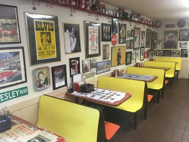 Tacker's Shake Shack