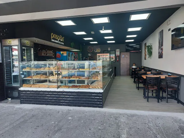 Panadería y Cafetería Prispán • Coronado