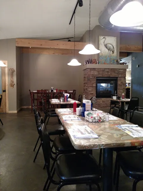 Full Moon Diner & Saloon