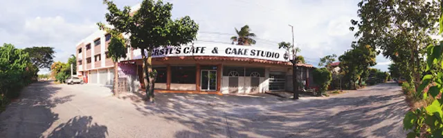 CRSTL'S CAFE AND CAKE STUDIO
