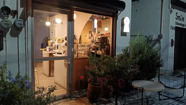 Techo a Tierra Café