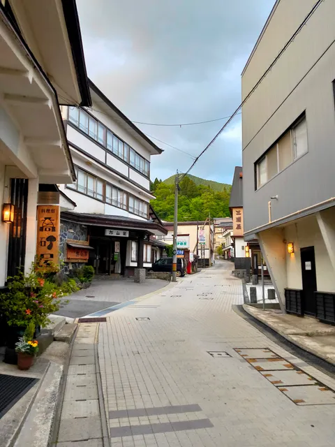 伝統こけしの宿 招仙閣