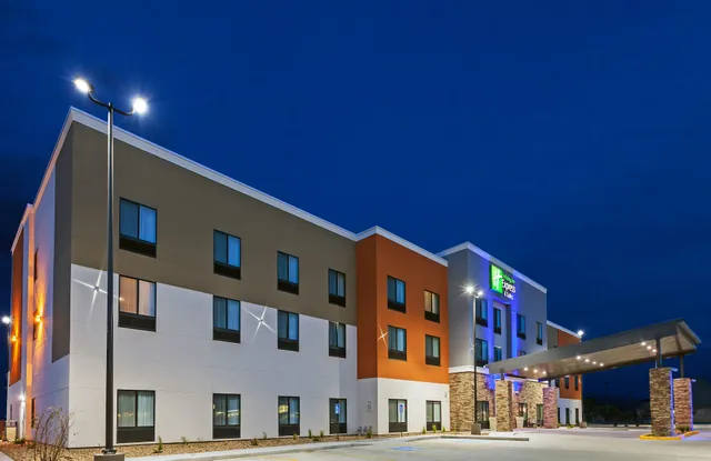 Holiday Inn Express & Suites Perryton by IHG