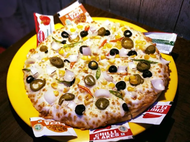 Meezzaah - Me and Mera Pizza - Govind Nagar Kanpur