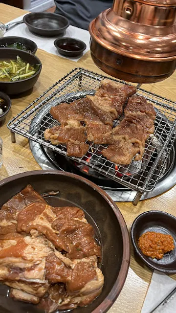 명동돼지한마리