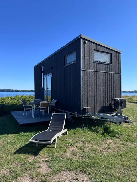 Tiny SeaSide - Skarrev