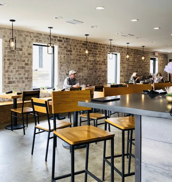 Simply Thai and Sushi Bar