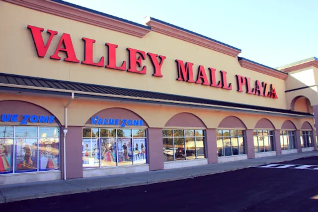 Valley Mall Plaza Outlet