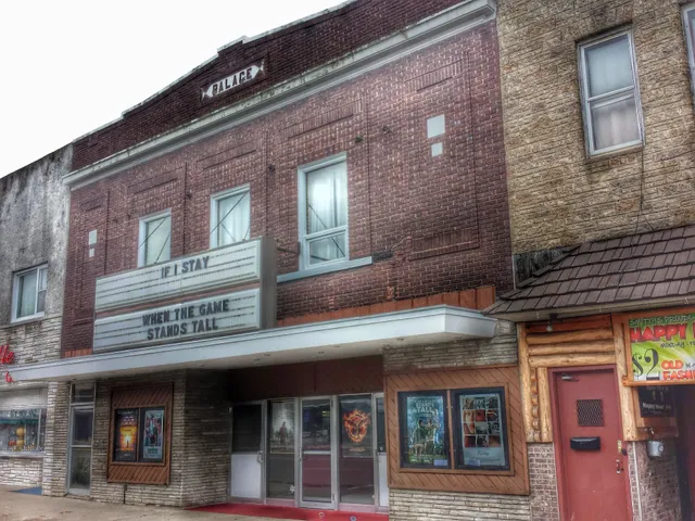 McKenzie Palace Theatre
