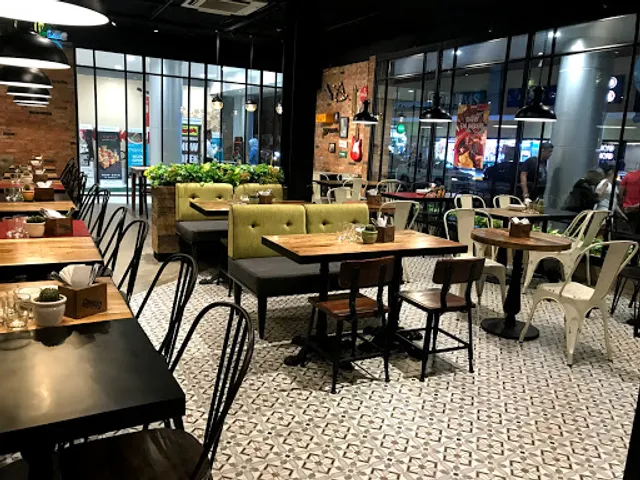 Gringo Chicken, Ribs& Friends - Greenhills OSquare 2