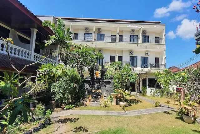 OYO 4012 Ari Beach Inn