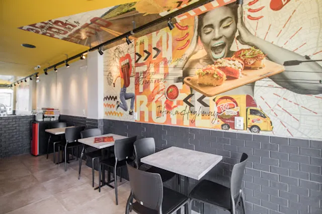 Dog on The Road - Ubaias