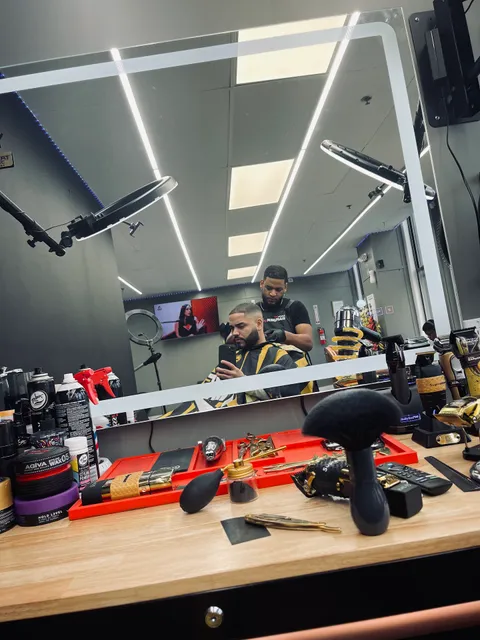 The suite barber studio