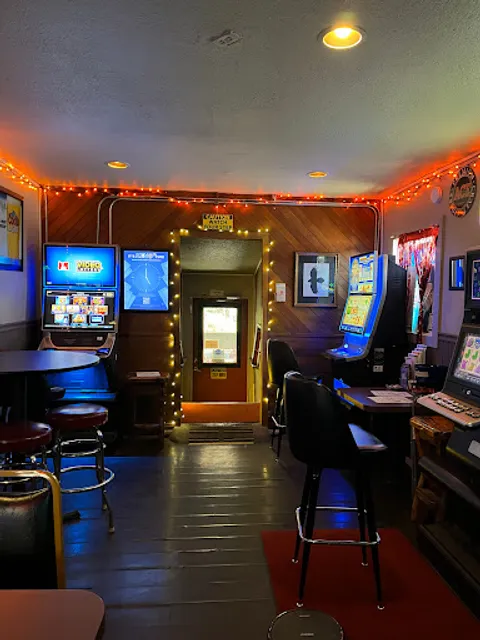 Crows Nest Deli & Lounge