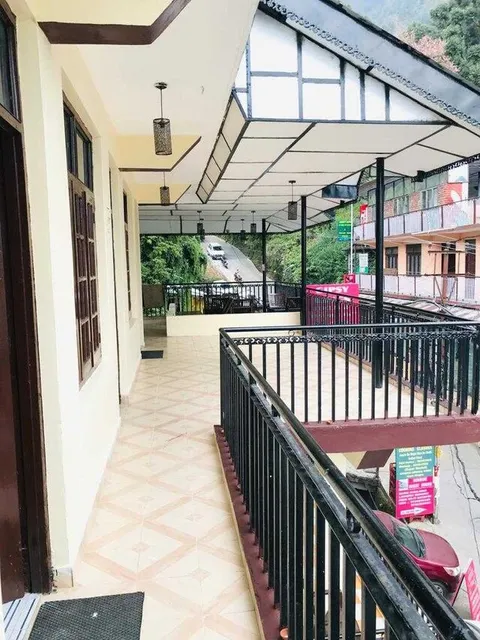 Flagship Hotel Gipsy King