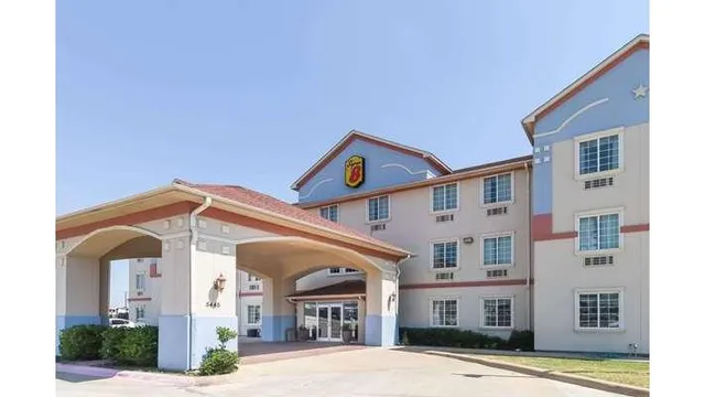 Super 8 by Wyndham Alvarado