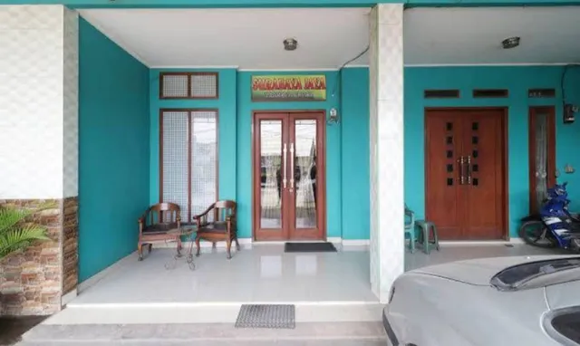 Surabaya Jaya Hotel near Soekarno Hatta Airport Mitra RedDoorz