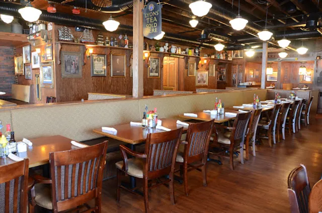 Aristocrat Pub & Oxford Room