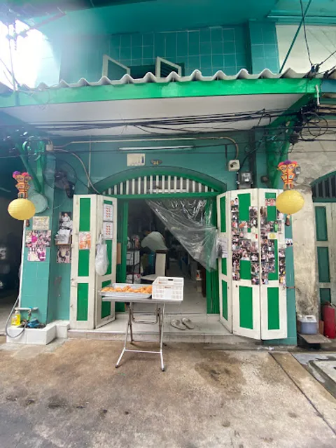 Khun Phu Curry Puff (Thai Pasty)