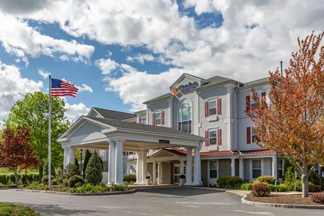 Comfort Inn & Suites Hadley - Amherst