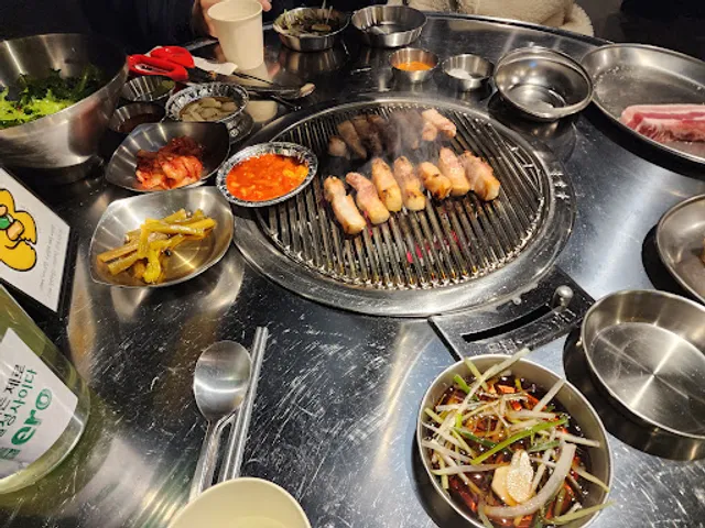 Milltan Charcoal Grill