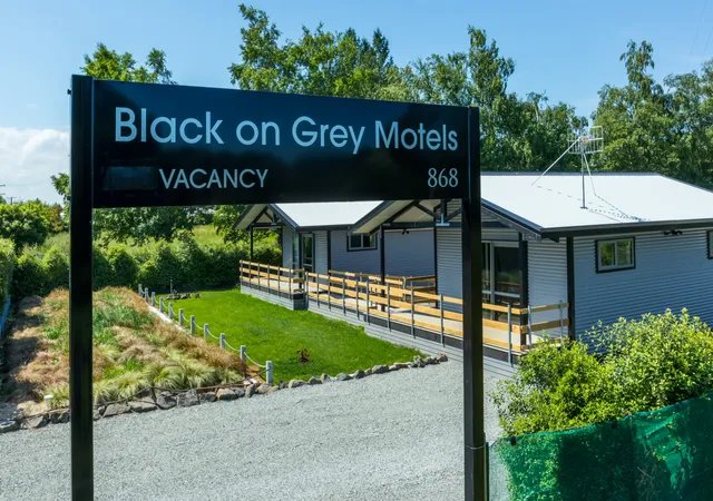 Black On Grey Motel