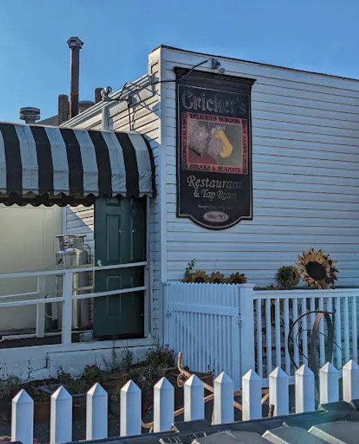 The Wayward Kitchen & Cocktails