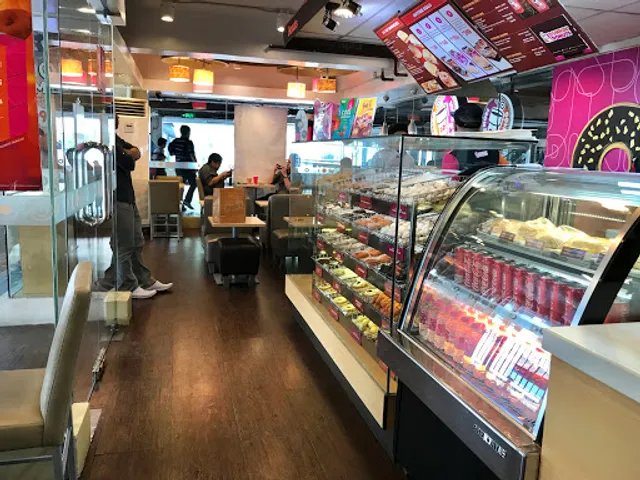 Dunkin Donuts Bankmer Bldg