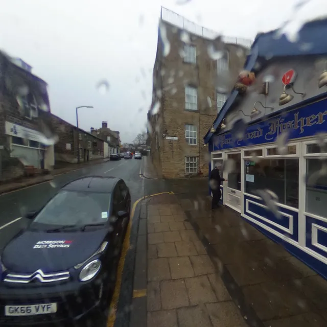 Ally Cuts Salon & Tanning