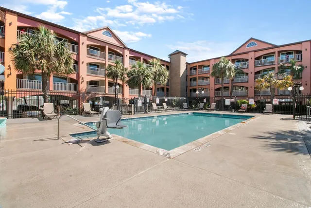 Clarion Pointe Galveston Beachfront