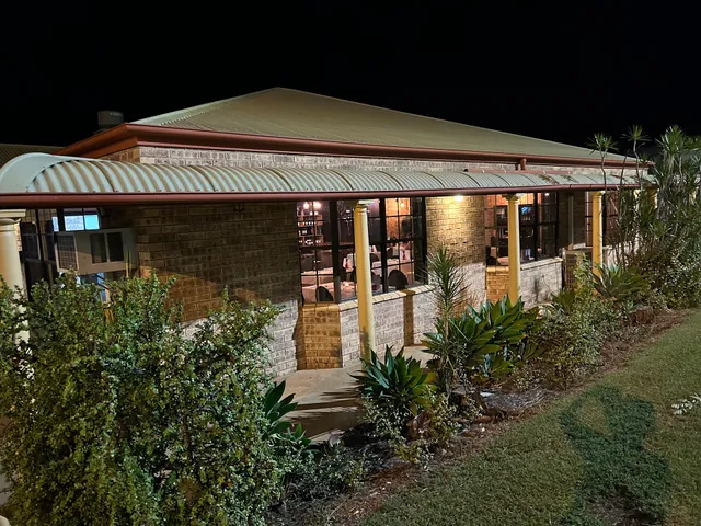 Clermont Country Motor Inn