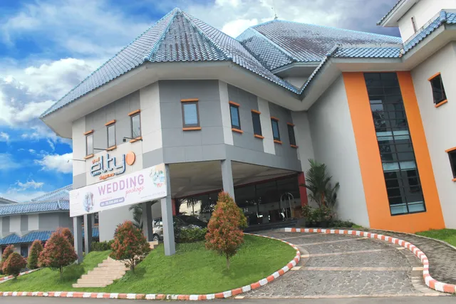 Grand Elty Singgasana Hotel