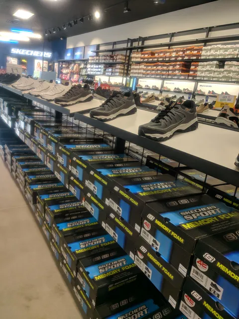 SKECHERS Warehouse Outlet