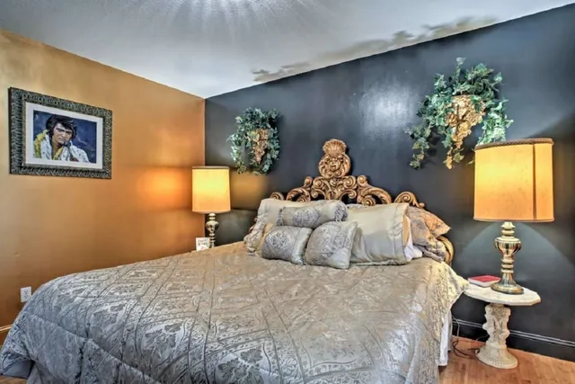 Presley's Penthouse - Vacation With The Memphis Great In Branson