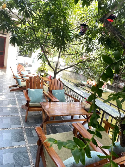 LITI COFFEE DRINK AND FASTFOOD