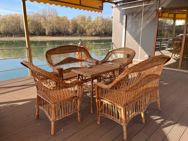 Tiena Hotel Plutitor