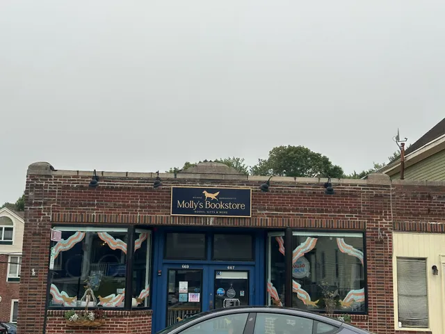 Molly's Bookstore Melrose