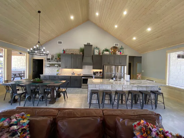 Chula Vista Lodge ~ 6 BD/6.5 BA