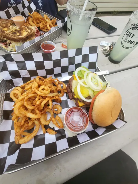 City Limits Bar And Grill