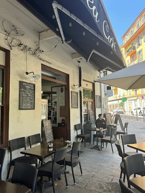 Le Nicea Café