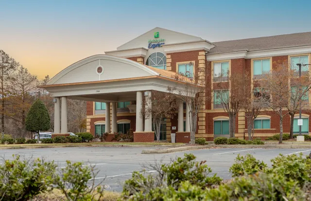 Holiday Inn Express & Suites Memphis/Germantown by IHG