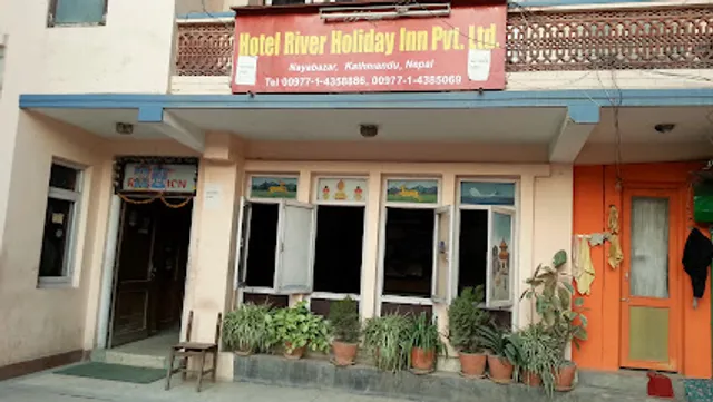 River Holiday Inn