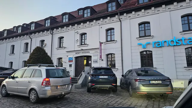 Centrum Biznesowe "NOWY ARSENAŁ"