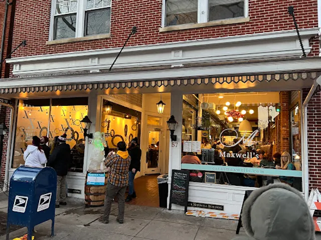 Maxwell's Burgers & Shakes