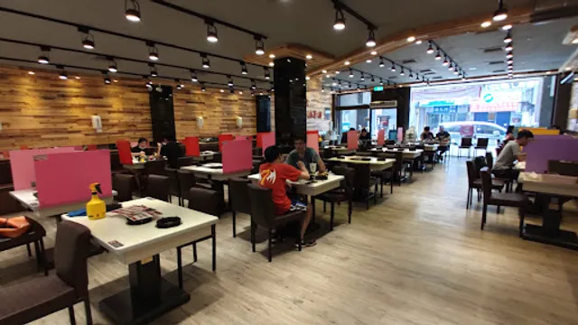 6owl Door (Yuanlin Zhongshan Branch)