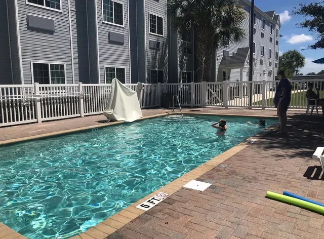 Microtel Inn & Suites by Wyndham Spring Hill/Weeki Wachee