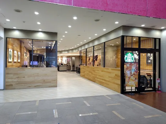 Starbucks Coffee - Yokohama Bay Quarter