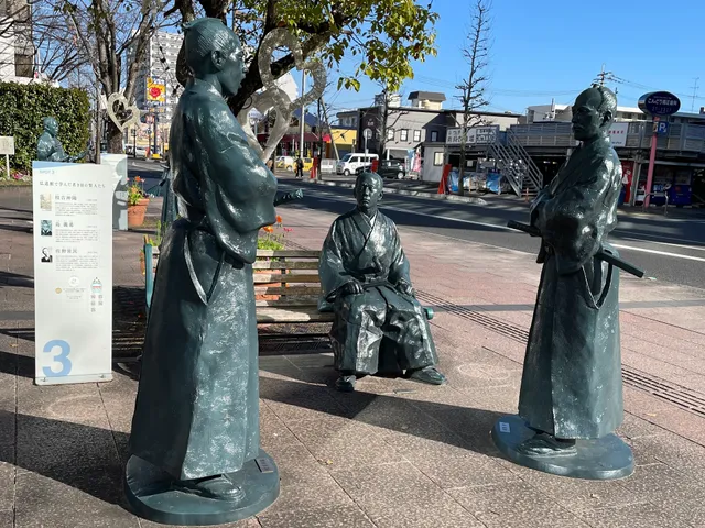 駅前まちかど広場