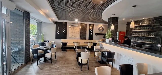 Restaurant & Bar No. 10